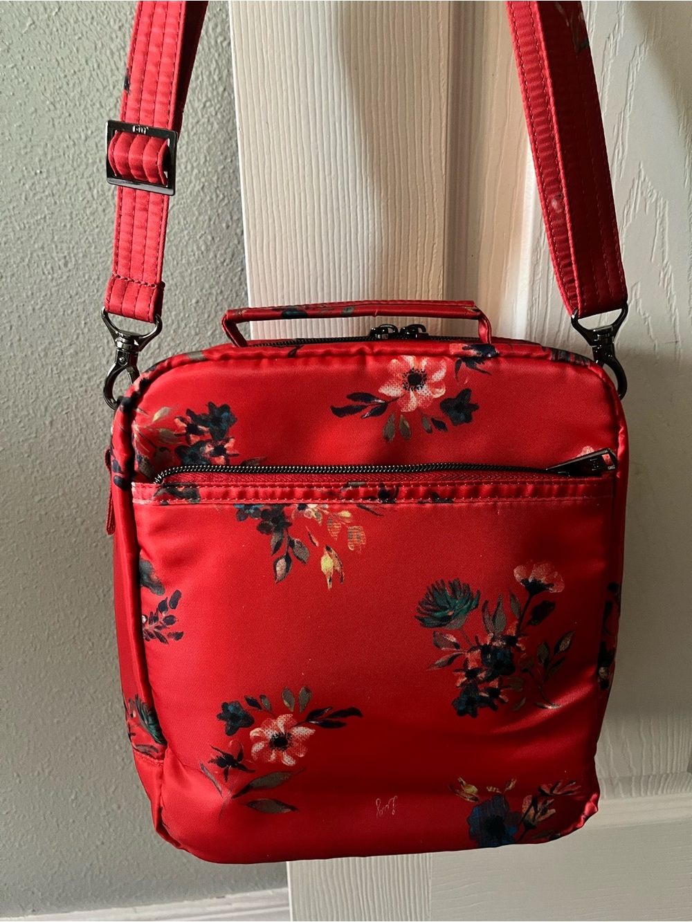 lug Red Floral Crossbody Bag with Navy and Green Accents